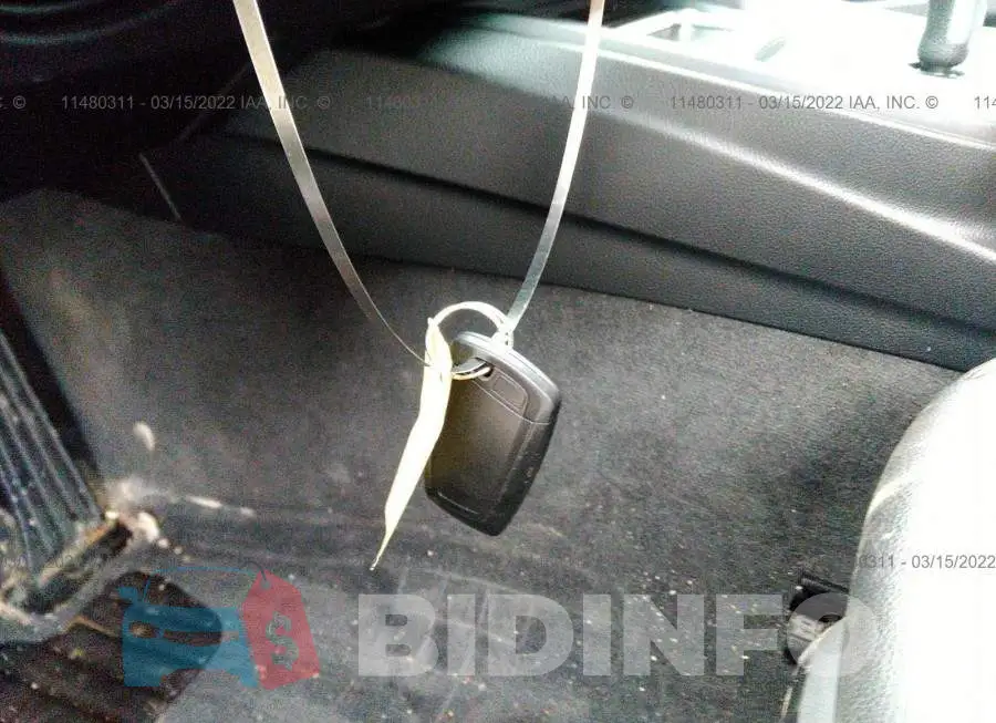 WBA8E5G54GNU20793 Photo# 11