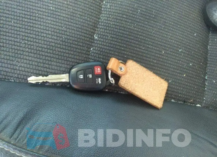 2T1BURHE6FC425450 Photo# 11