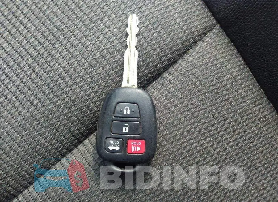 2T1BURHEXFC397913 Photo# 11