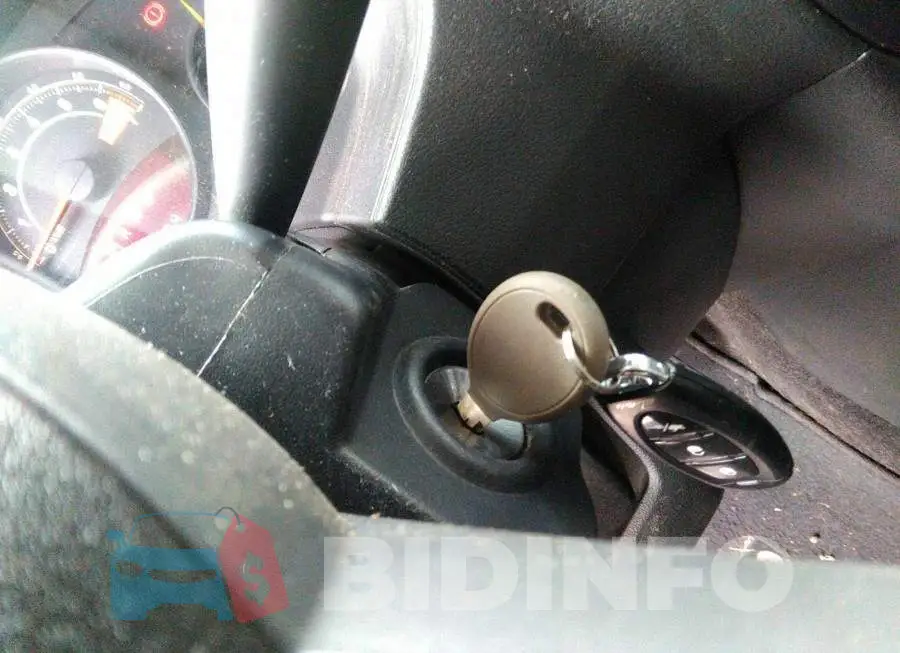 1C4NJRAB5FD331679 Photo# 11