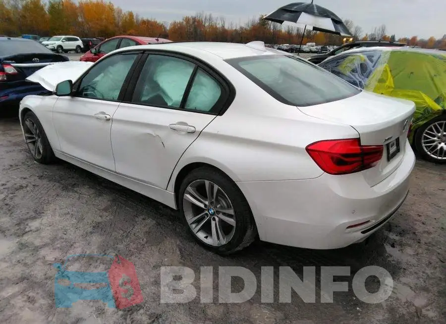 WBA8A3C52GK689012 Photo# 3