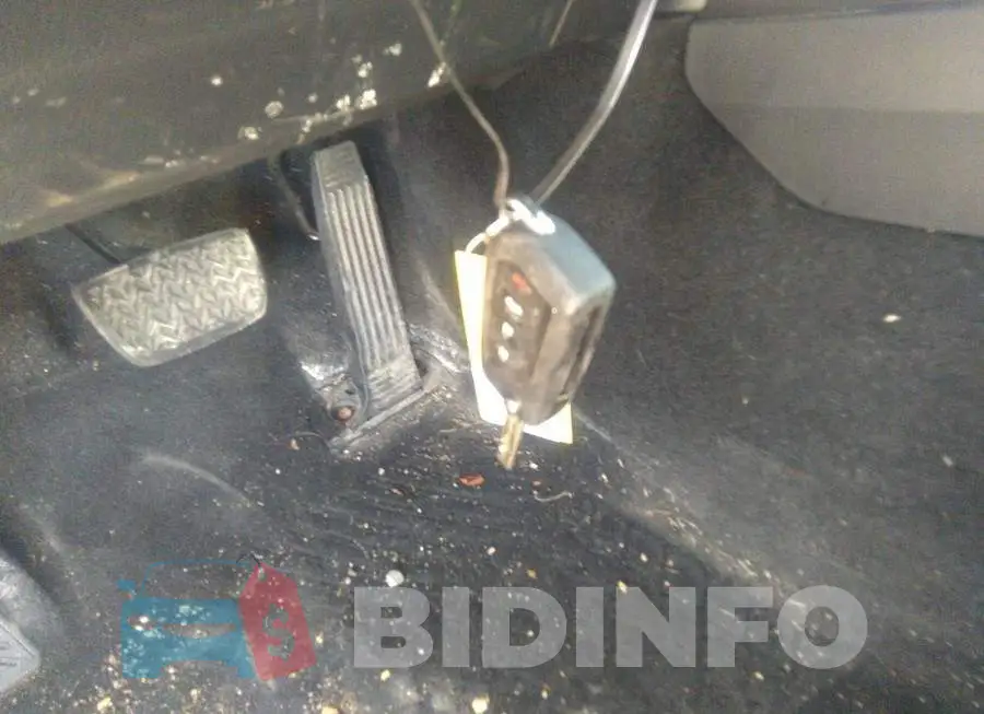 4T1B11HK8JU513021 Photo# 11