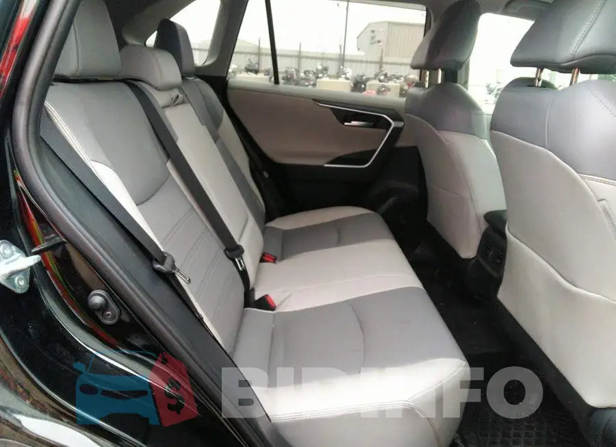 2T3D1RFV8KC004514 Photo# 8