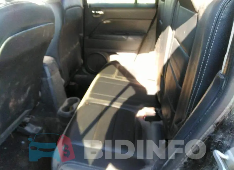 1C4NJRAB0FD257572 Photo# 8