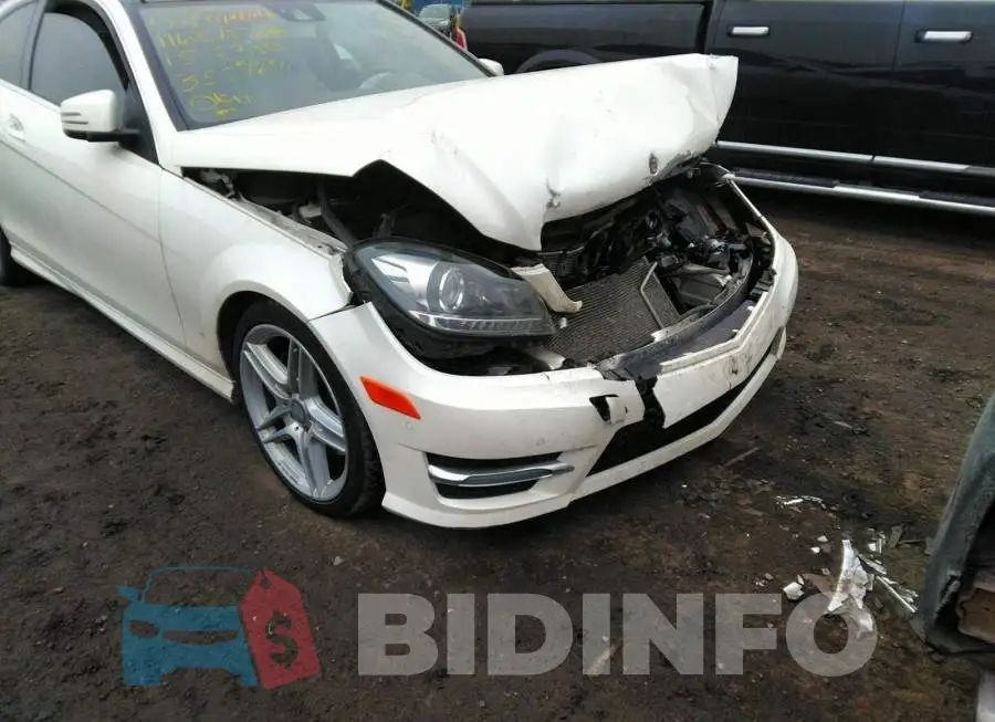 WDDGJ8JB2FG355929 Photo# 6