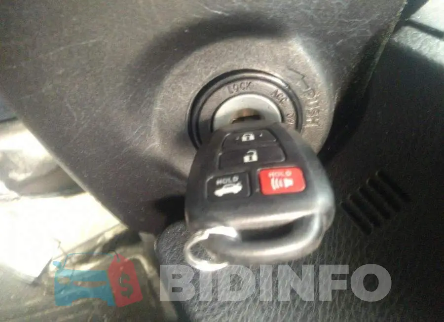 2T1BURHE6HC871097 Photo# 11