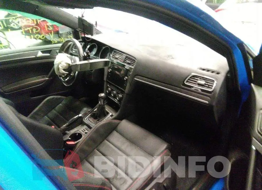 3VW5T7AU9MM001543 Photo# 5