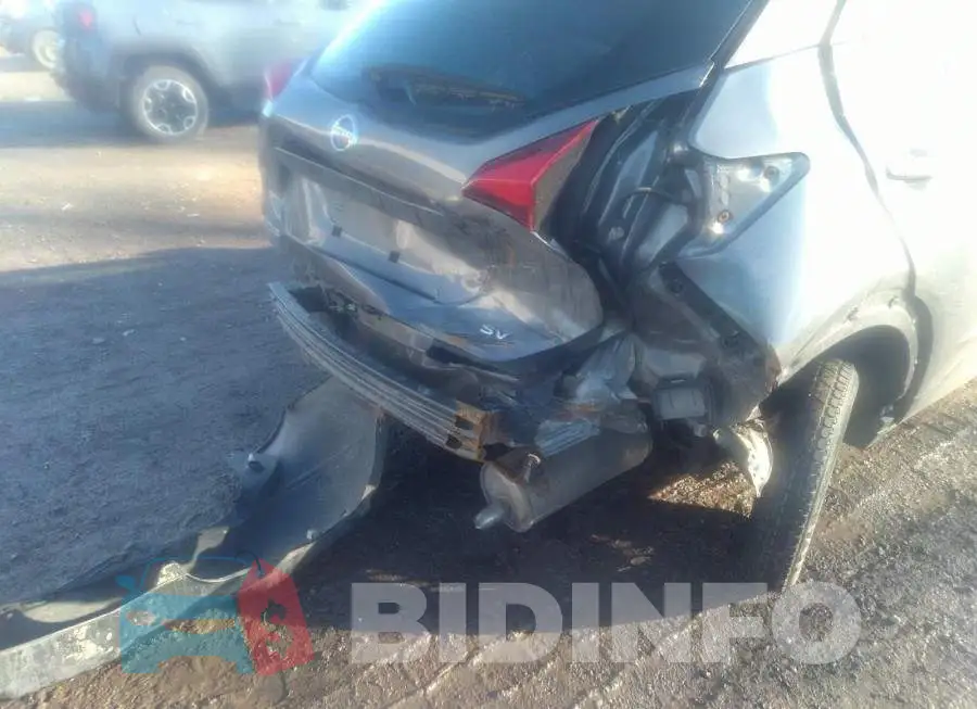 3N1CP5CU4JL527390 Photo# 6