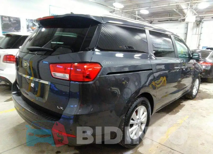 KNDMB5C1XH6322456 Photo# 4