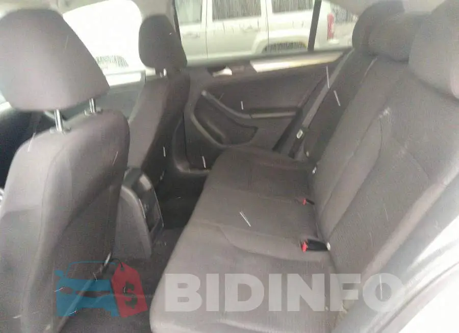 3VW267AJ6GM337736 Photo# 8