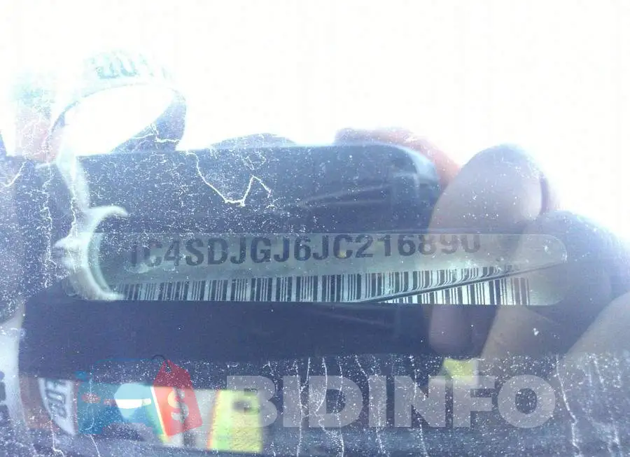 1C4SDJGJ6JC216890 Photo# 9