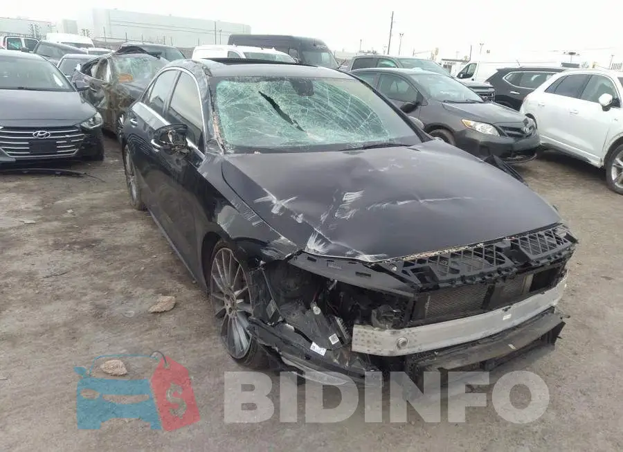 WDD3G4FBXLW041784 Photo# 1