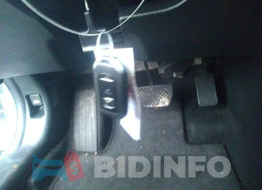1HGCR2F00HA803341 Photo# 11