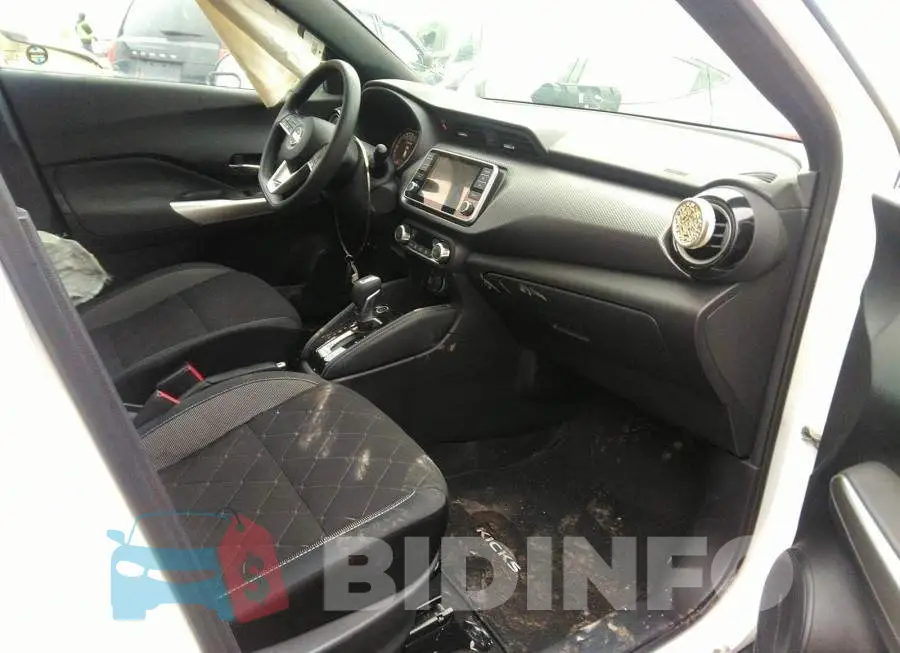 3N1CP5CU3KL500912 Photo# 5