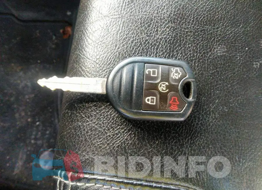 1FAHP2E82FG194562 Photo# 11