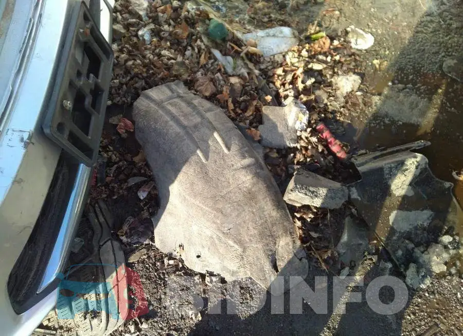 1HGCR2F5XFA809723 Photo# 12