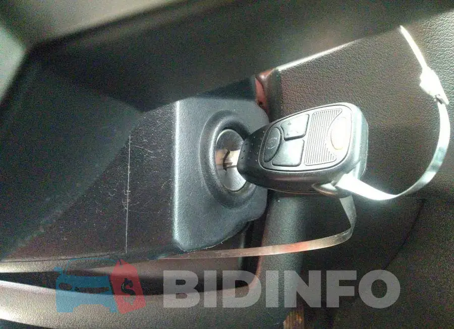 1C4NJRAB1HD178687 Photo# 11