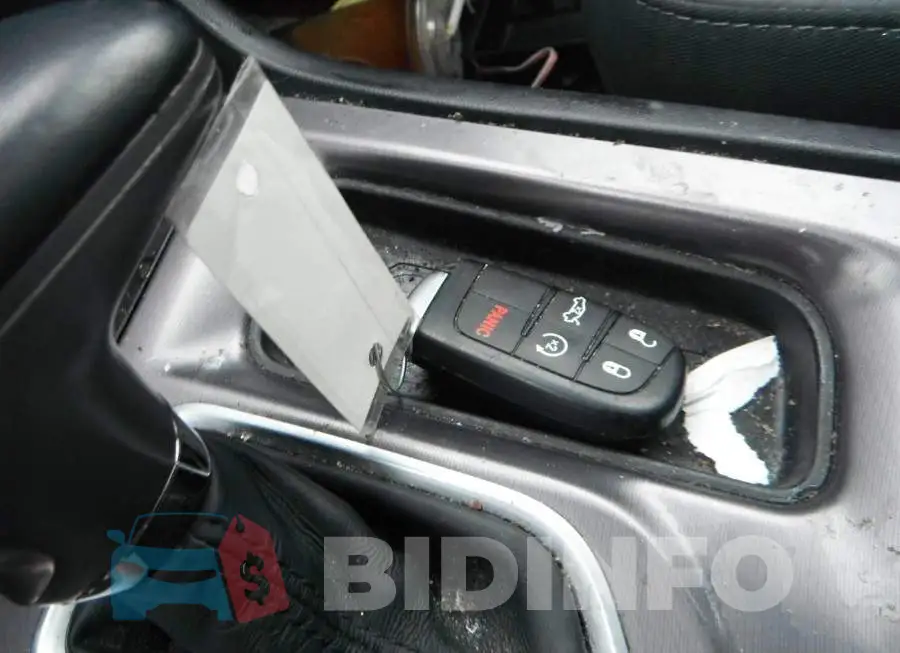 2C3CDXJG2KH630966 Photo# 11