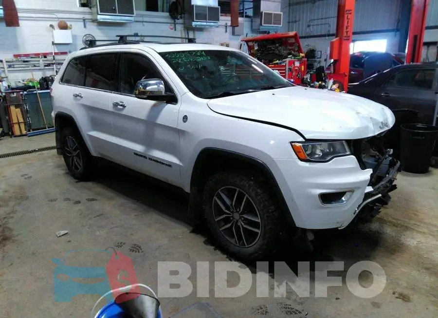 1C4RJFBG7JC213979 Photo# 1