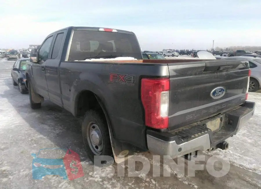 1FT7X2B68KEE94587 Photo# 3