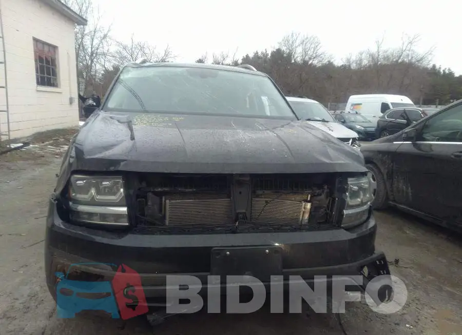 1V2MR2CA1JC541287 Photo# 6