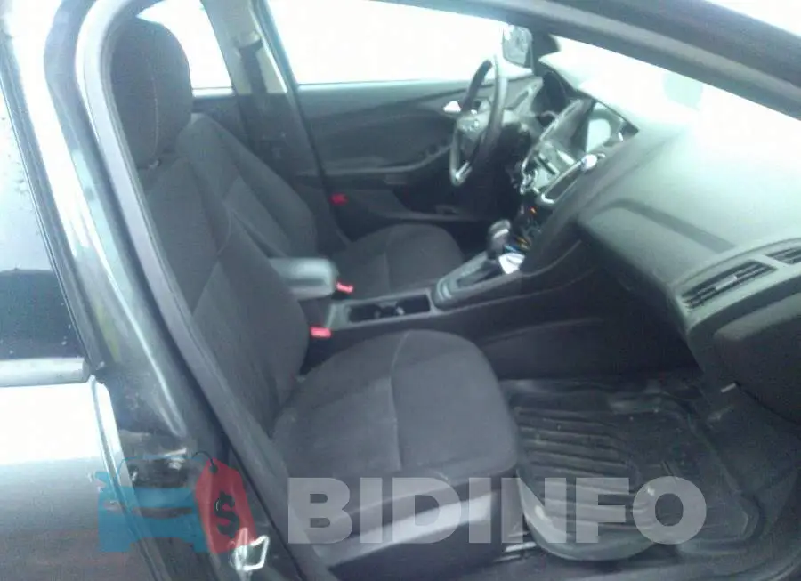 1FADP3M29JL329148 Photo# 5