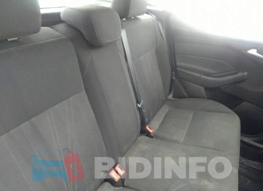 1FADP3KE5GL400268 Photo# 8