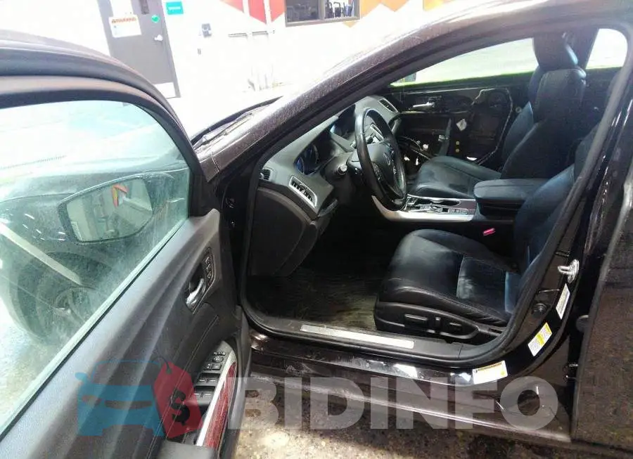 19UUB3F72GA800094 Photo# 5