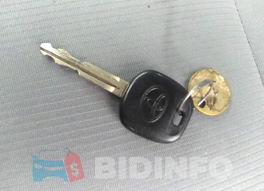 2T1BURHE3FC290945 Photo# 11