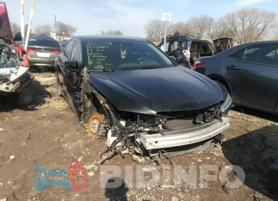 19UUB1F56HA800863 Photo# 6