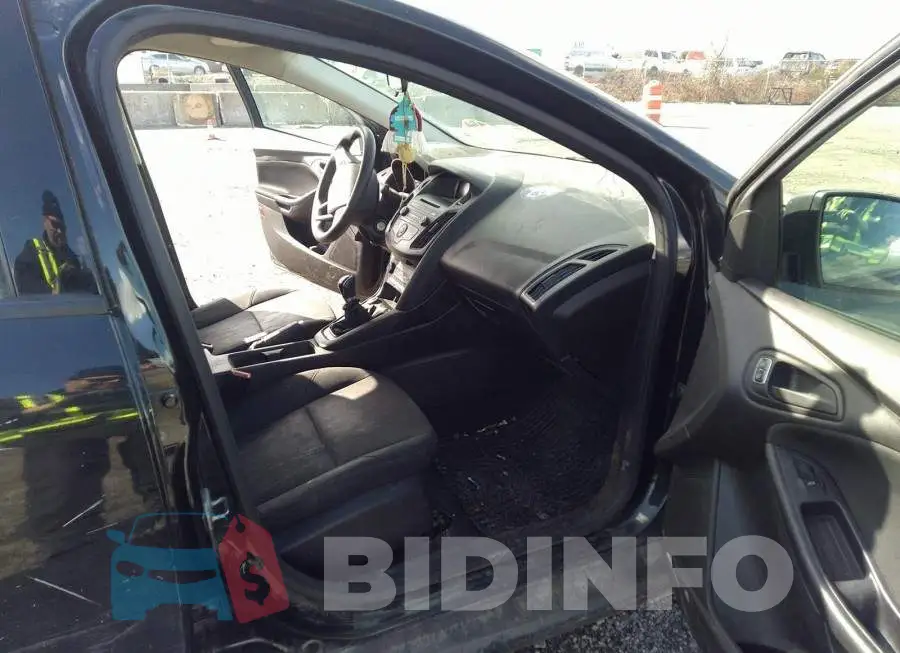 1FADP3E29FL371616 Photo# 5