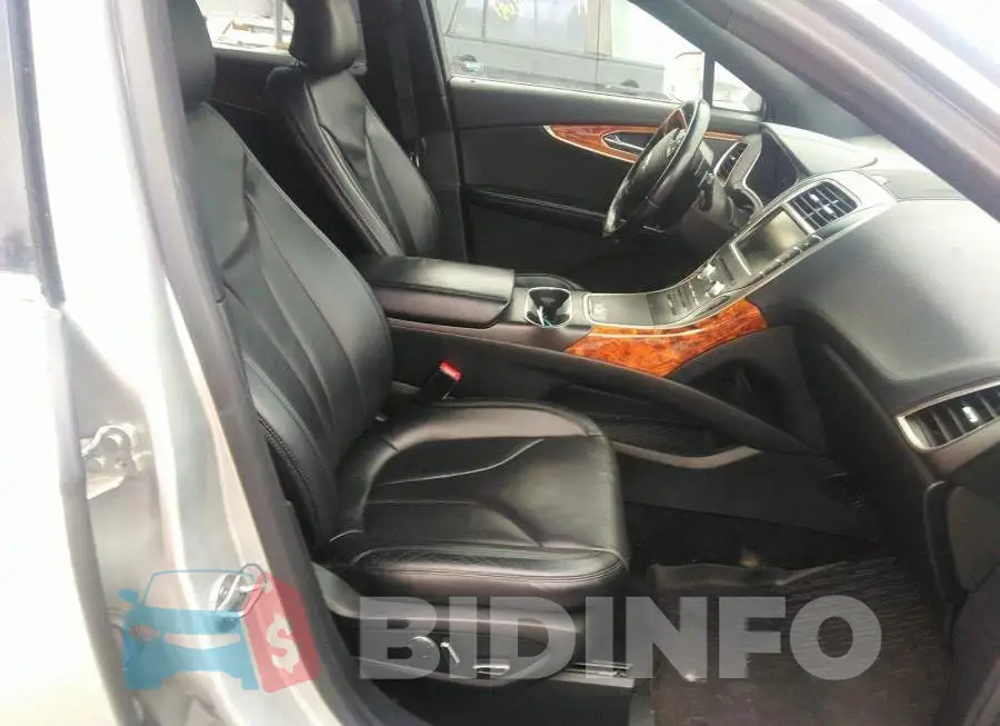 2LMTJ8LRXGBL41367 Photo# 5