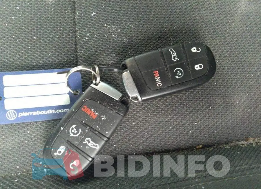 2C3CDXJG8GH293548 Photo# 11