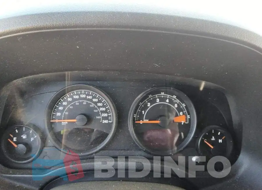 1C4NJRAB1FD393533 Photo# 7