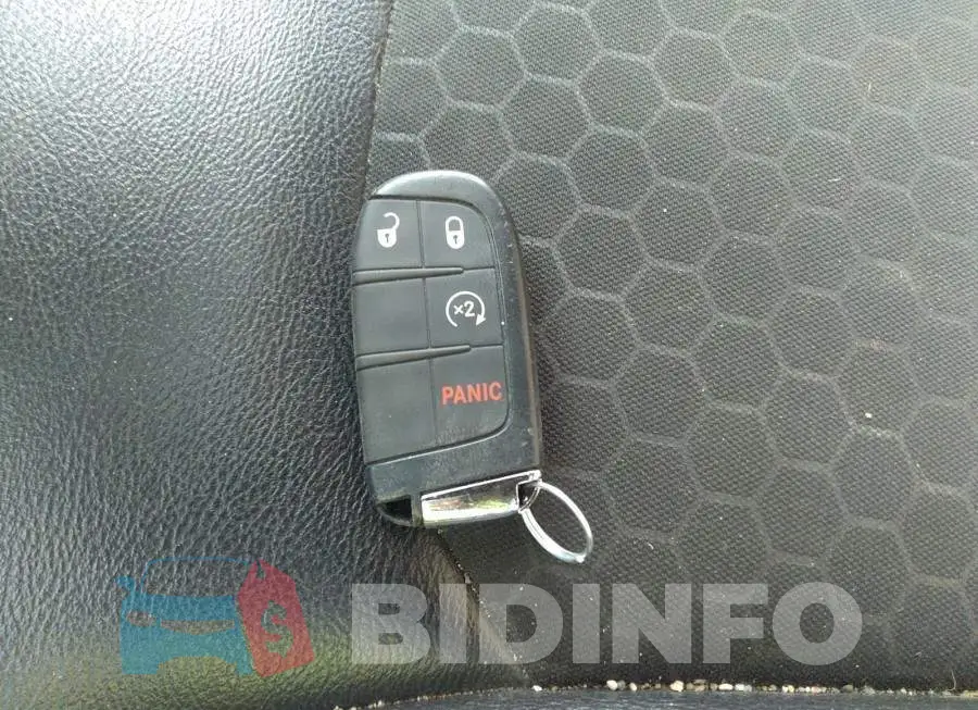 3C4NJDBB8LT164306 Photo# 11