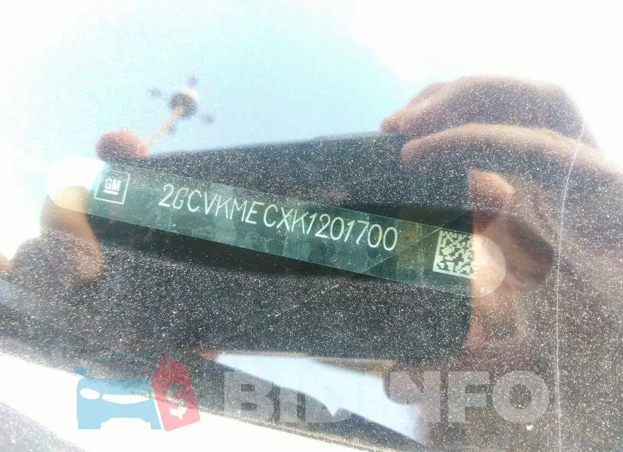 2GCVKMECXK1201700 Photo# 9