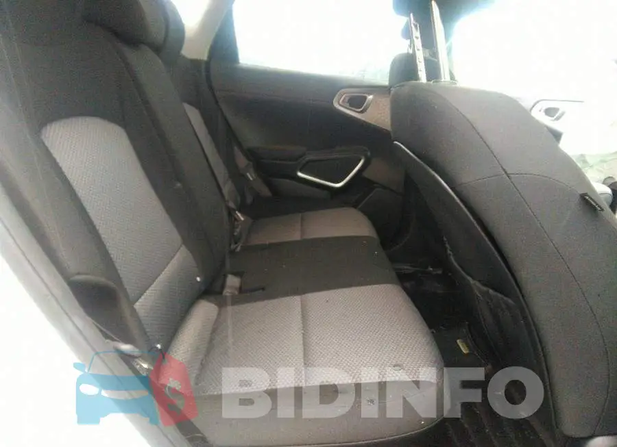 KNDJ23AUXM7140829 Photo# 8