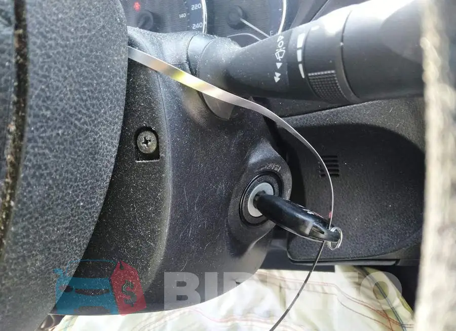 2T1BURHE8FC335040 Photo# 11