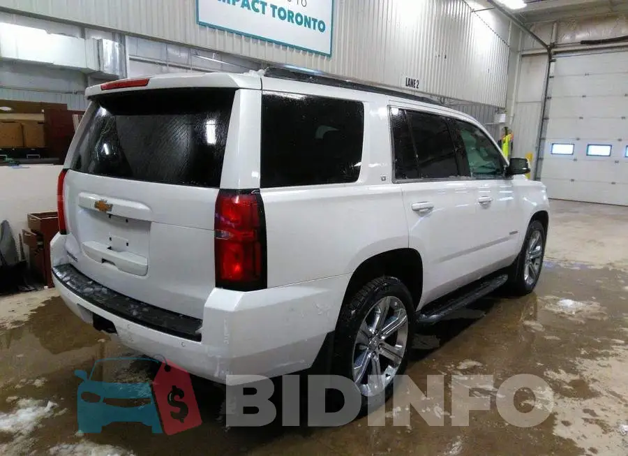 1GNSKBKC8JR315770 Photo# 4