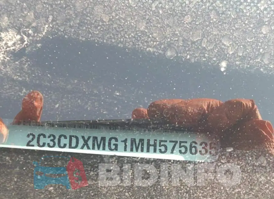 2C3CDXMG1MH575635 Photo# 9