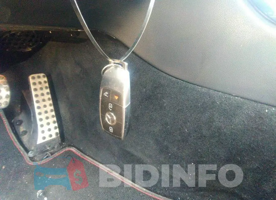 WDDWJ6EB7KF787314 Photo# 11