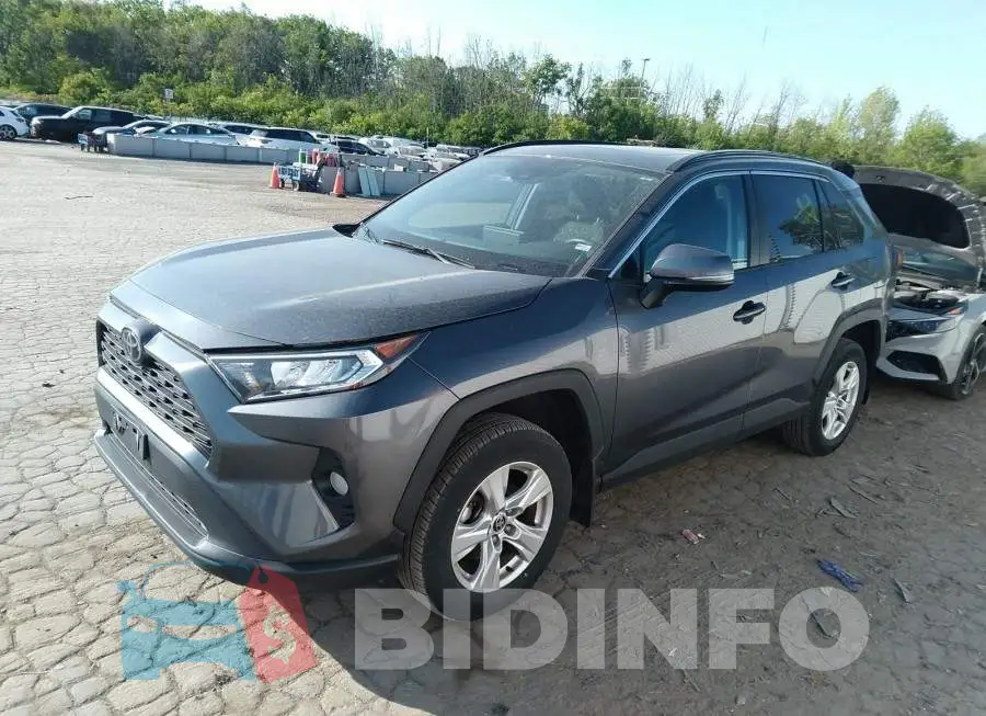 2T3R1RFV2MC212168 Photo# 2
