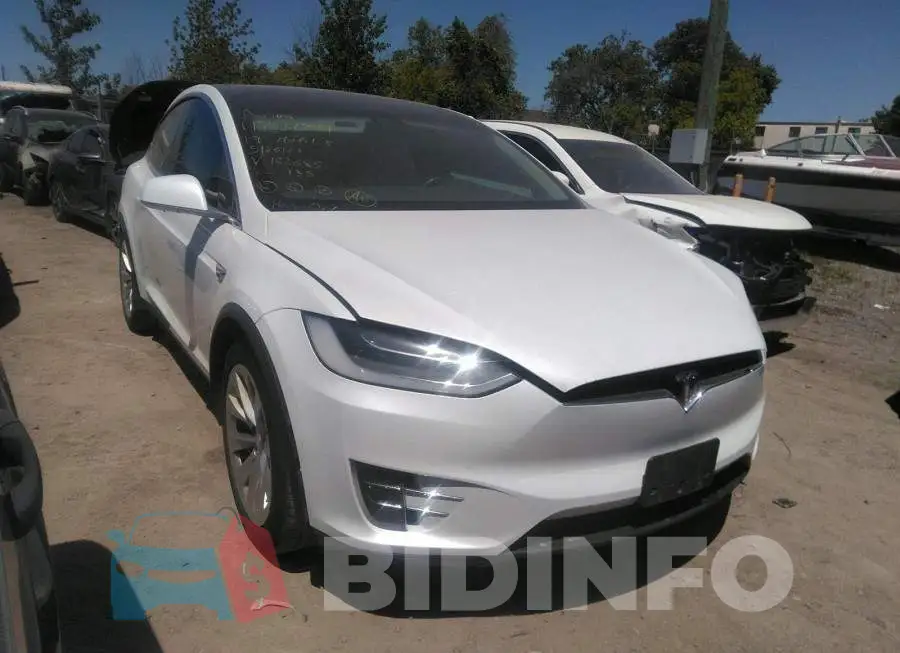 5YJXCDE26KF182685 Photo# 1