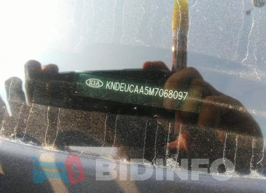 KNDEUCAA5M7068097 Photo# 9