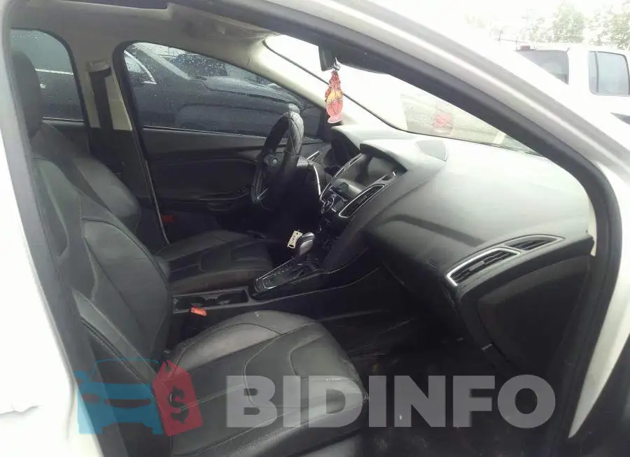 1FADP3N23FL308690 Photo# 5
