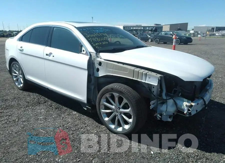 1FAHP2J8XGG118028 Photo# 1