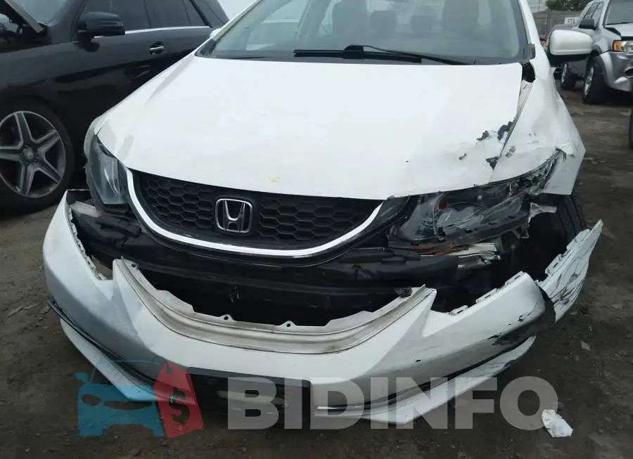 2HGFB2F57FH018794 Photo# 12