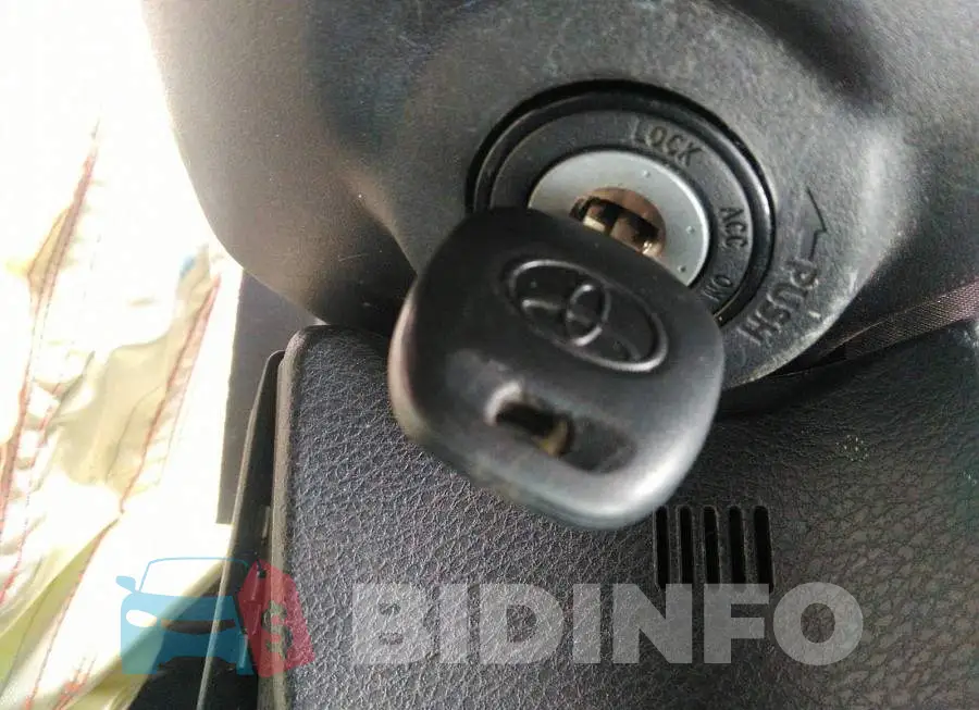 2T1BURHEXHC957691 Photo# 11