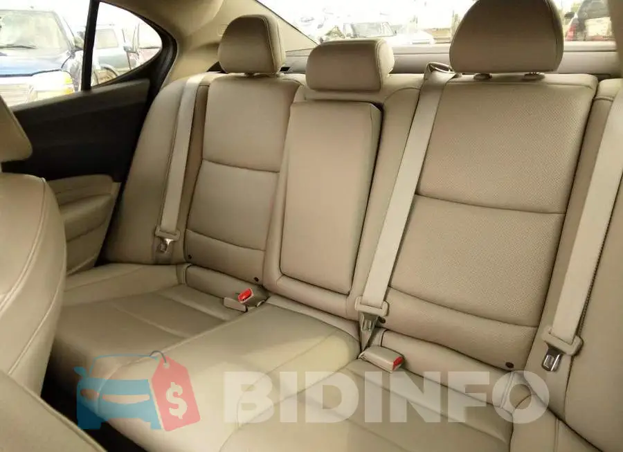 19UUB3F51HA801463 Photo# 8