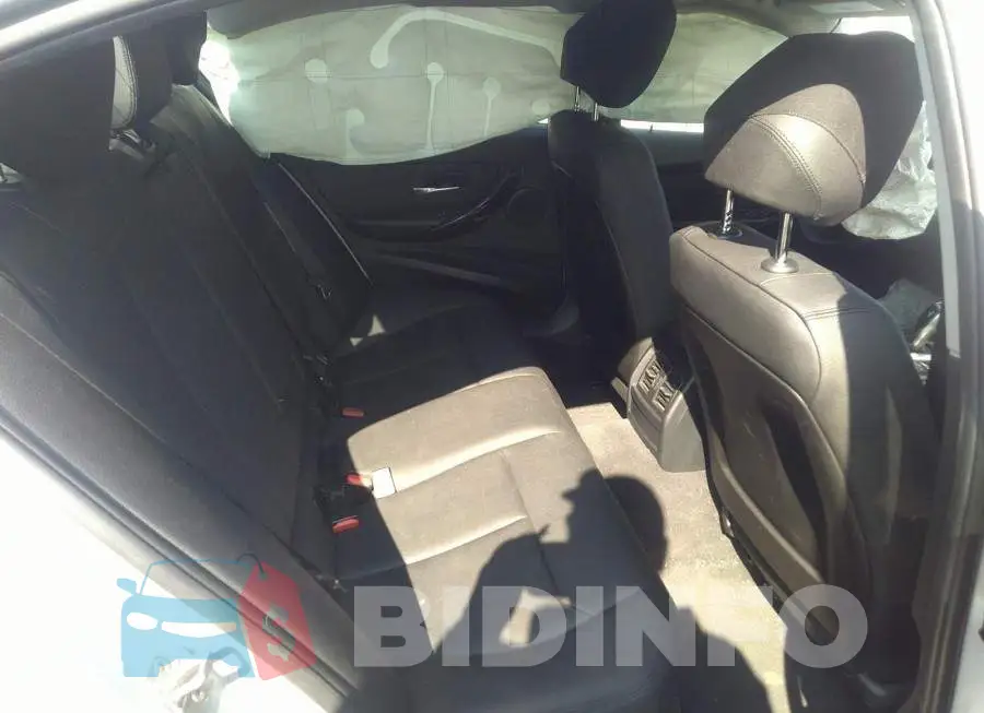WBA8E5G50GNU21021 Photo# 8